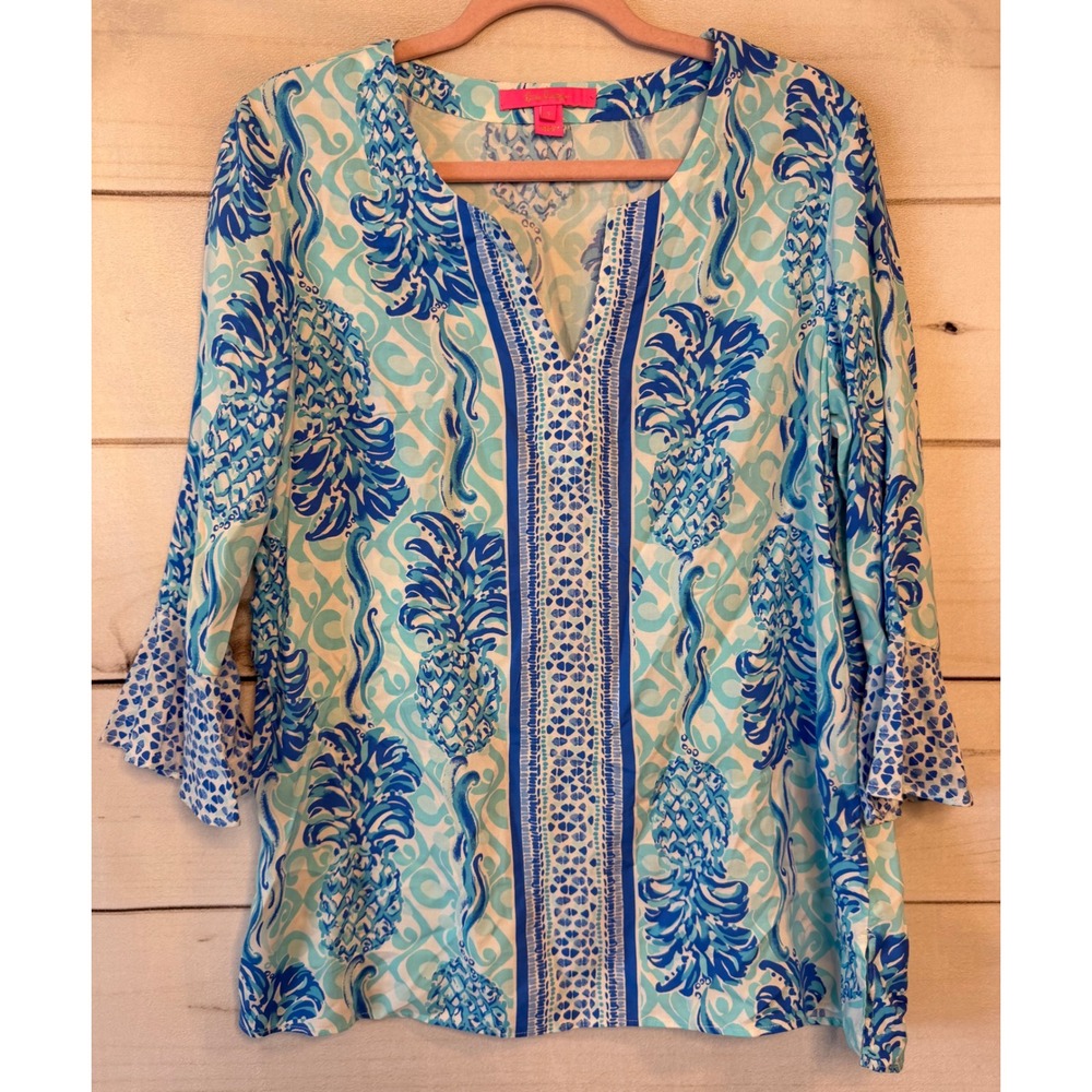 Lilly Pulitzer Elsa Top Blue White Pineapple Print Rayon V-Neck Ruffle Sleeve S